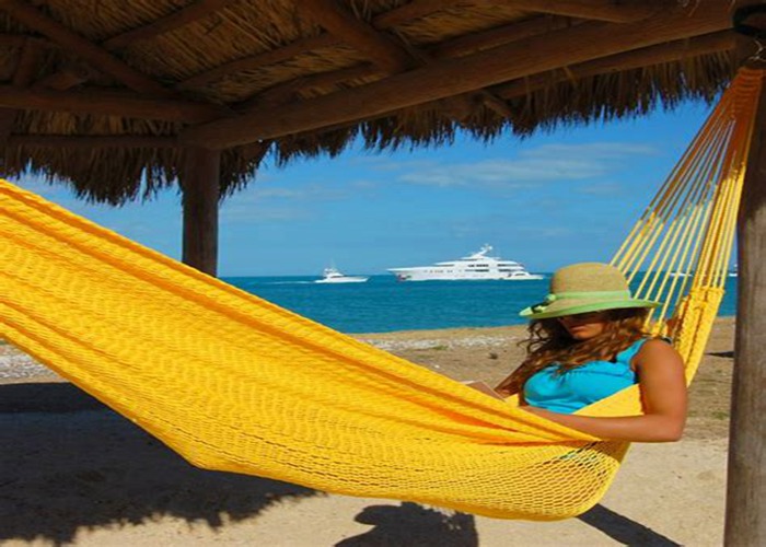 Portable Soft Woven Patio Yellow Jumbo Mayan Hammock For 2 Person Weather Resistant